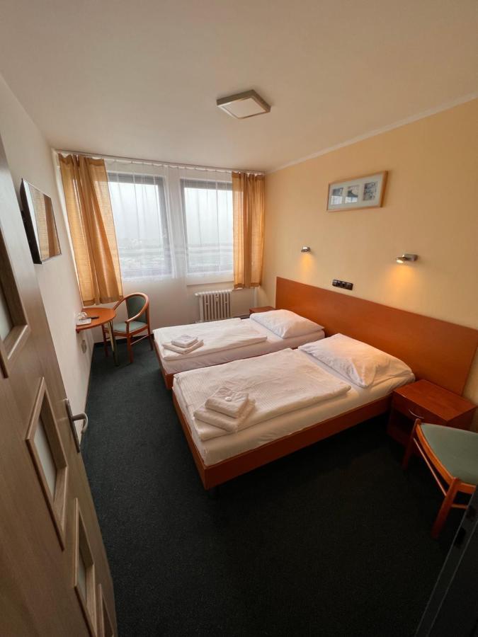 Hotel Labe ลิโตเมริเซ ภายนอก รูปภาพ