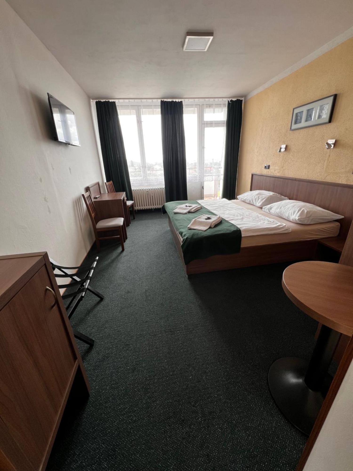 Hotel Labe ลิโตเมริเซ ภายนอก รูปภาพ